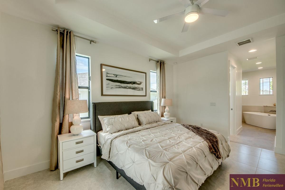 Pelican Bay_30-Master Bedroom